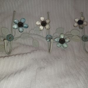 Paradiigm Trends Crystal Flower Wall Hooks